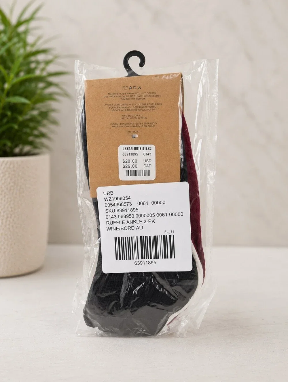 Urban Outfitters 3-Pack Ruffle Ankle Socks NIP Wine White Black